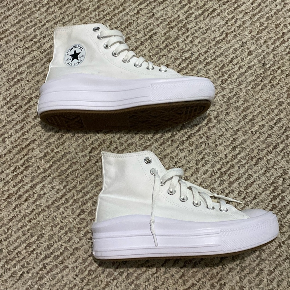 Women White Platform High Top Converse- Chuck Taylor All Star Move size 6